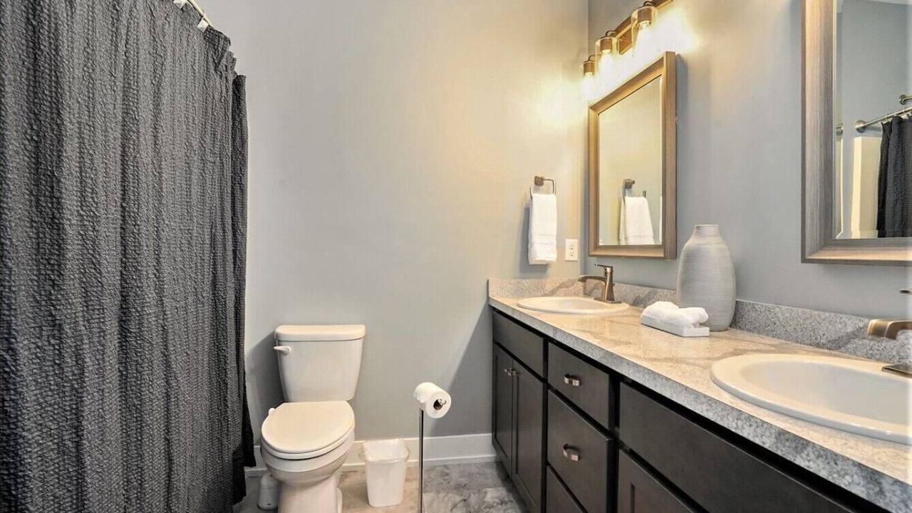 Photo of Bathroom in Smyrna