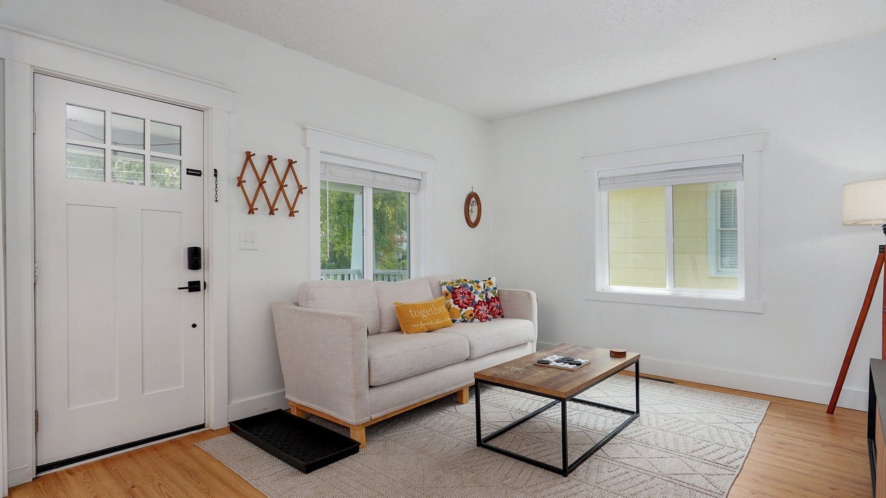 Photo of Livingroom in Rountree