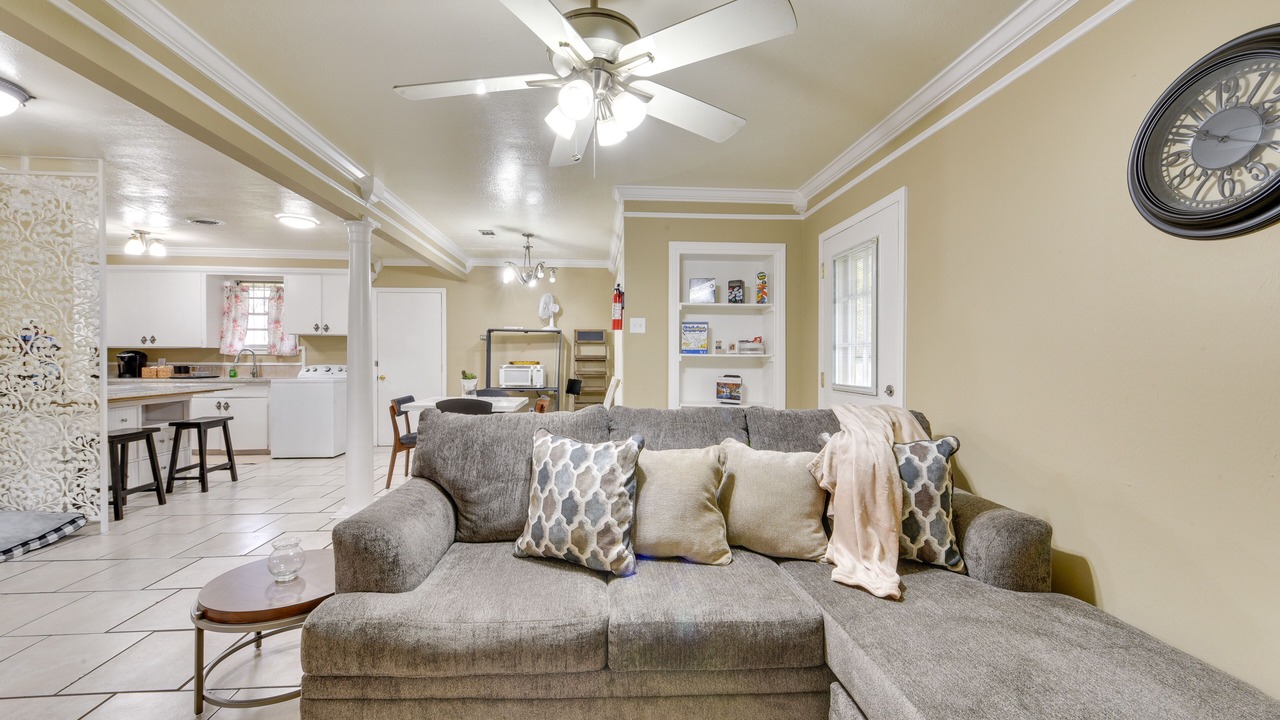 Photo of Livingroom in Scotlandville