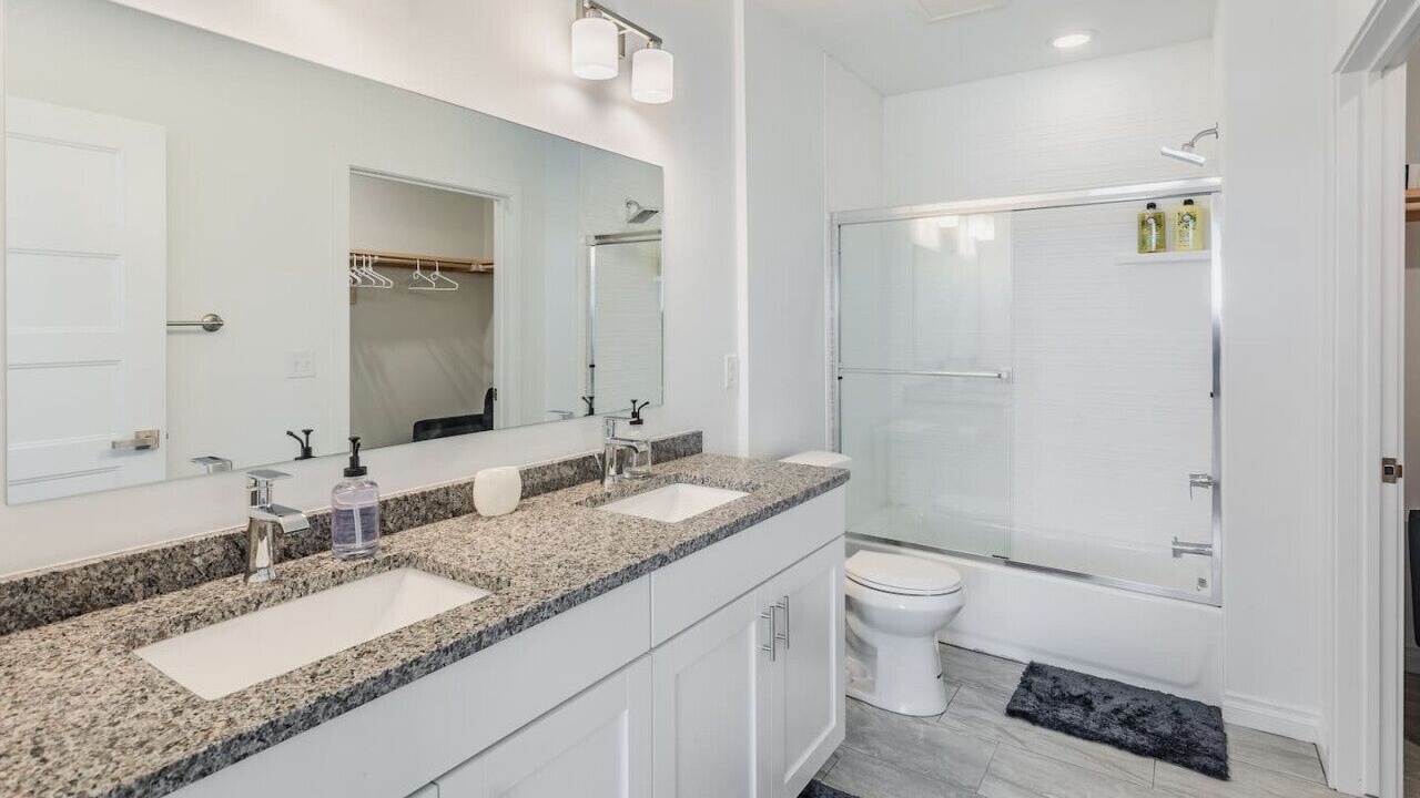Photo of Bathroom in Wyandotte