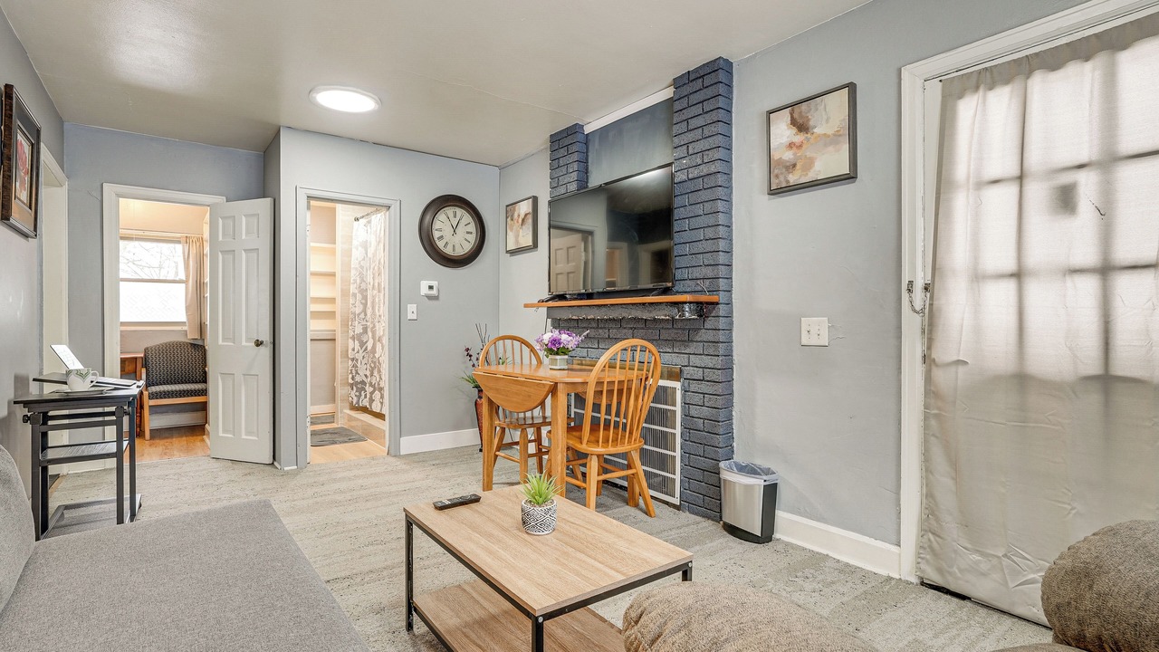 Photo of Livingroom in Kalamazoo