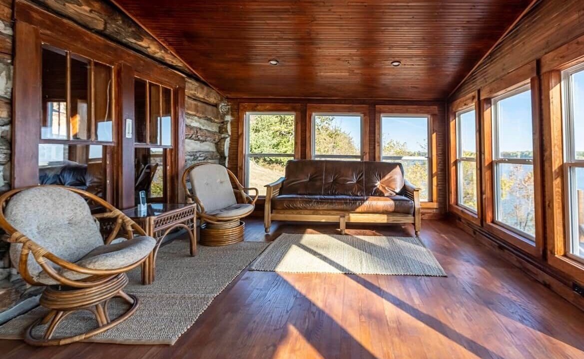Photo of Livingroom in Elizabethtown