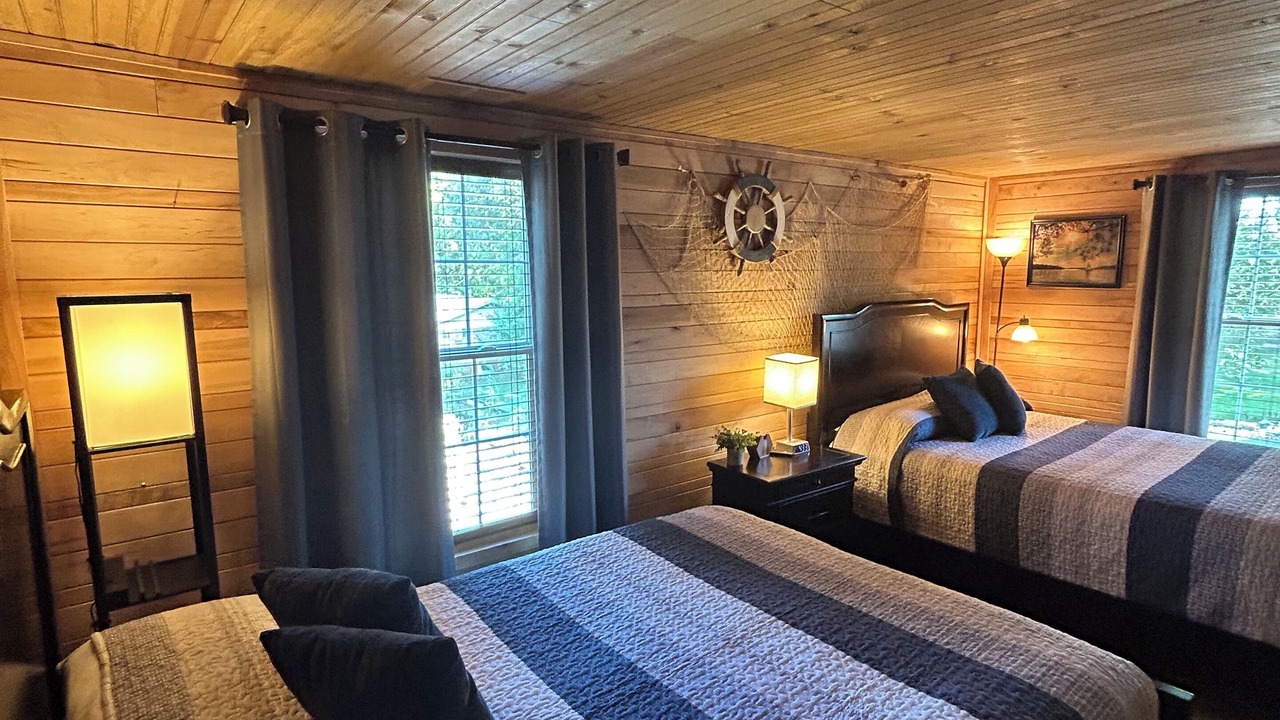 Photo of Bedroom in Grand Rivers