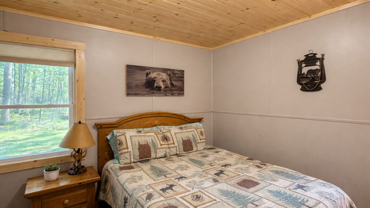 Photo of Bedroom in Lake Arrowhead