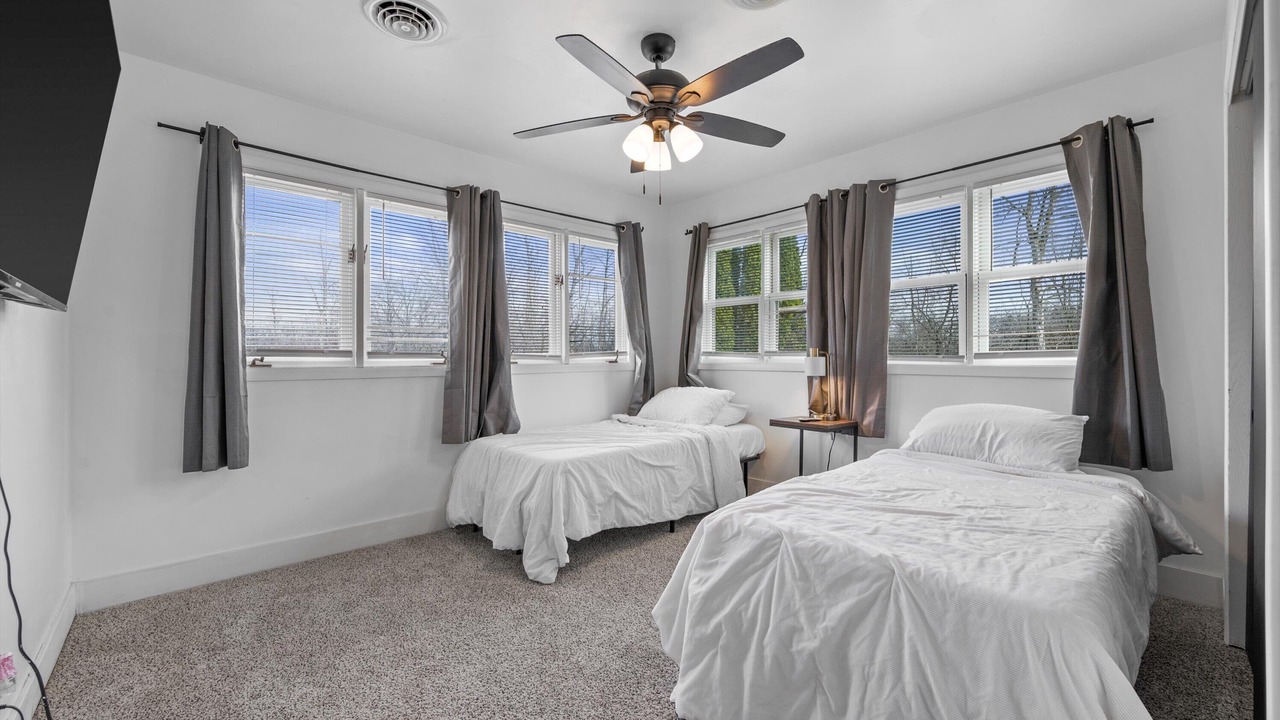 Photo of Bedroom in River Hills