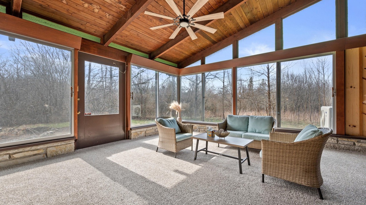 Photo of Livingroom in River Hills