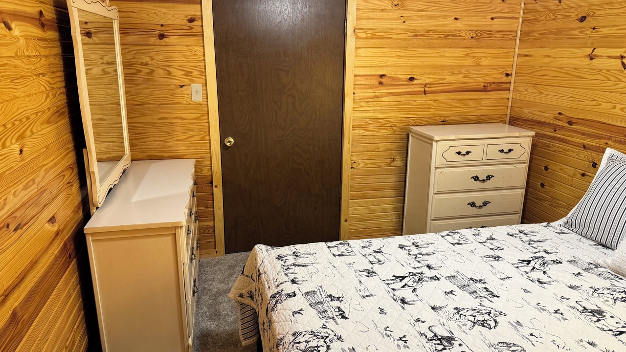 Photo of Bedroom in Eddyville