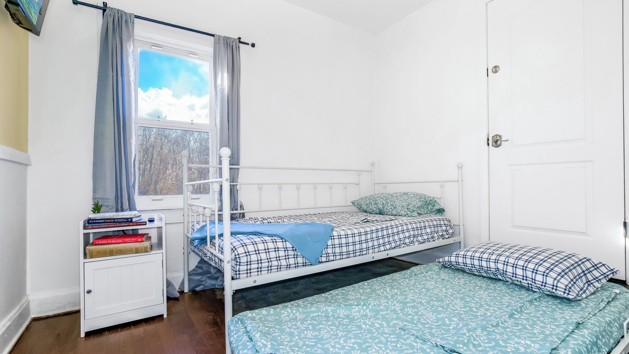 Photo of Bedroom in Rosedale
