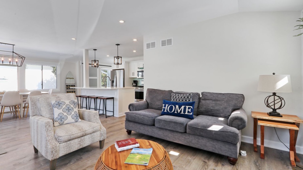 Photo of Livingroom in Country Club Estates