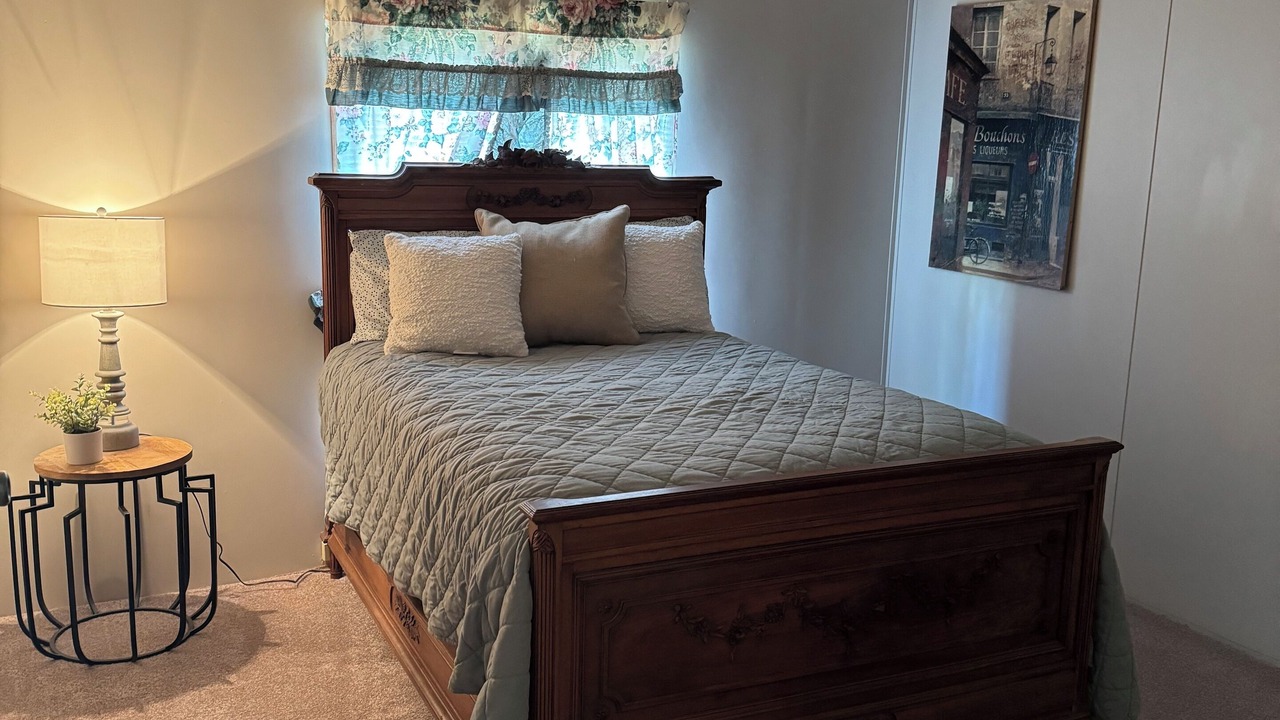 Photo of Bedroom in Claiborne