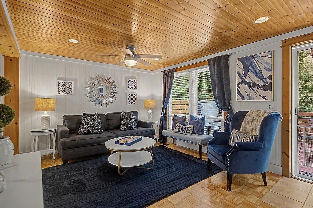 Photo of Livingroom in Saugatuck
