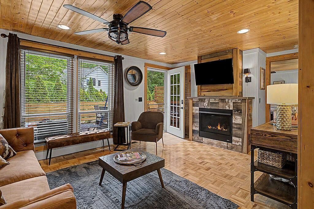 Photo of Livingroom in Saugatuck