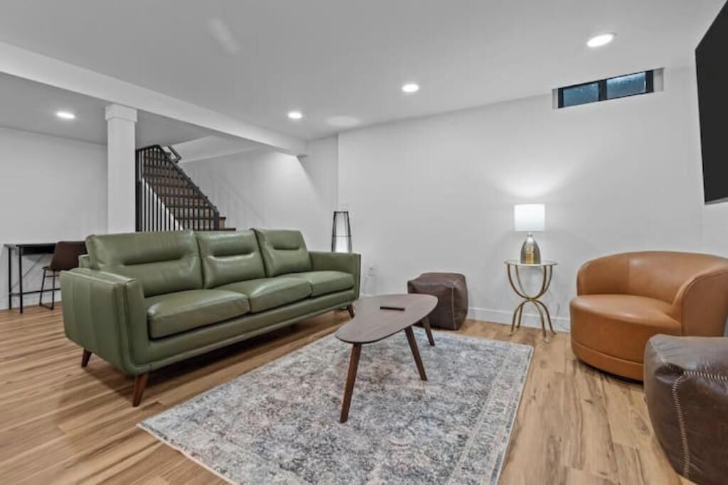 Photo of Livingroom in Ashwaubenon