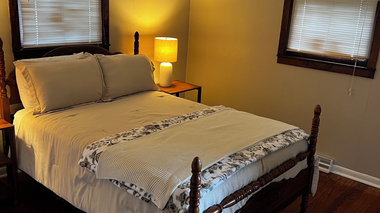 Photo of Bedroom in Mattoon
