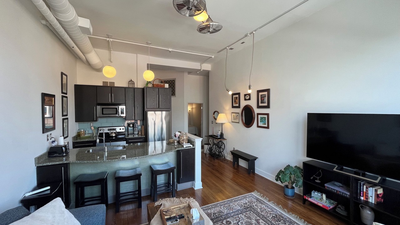 Photo of Livingroom in Old West Side