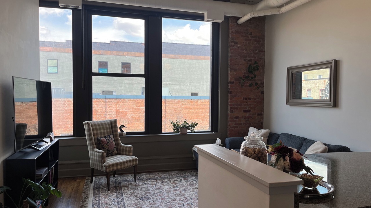 Photo of Livingroom in Old West Side