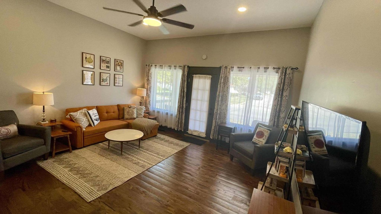 Photo of Livingroom in Huntington