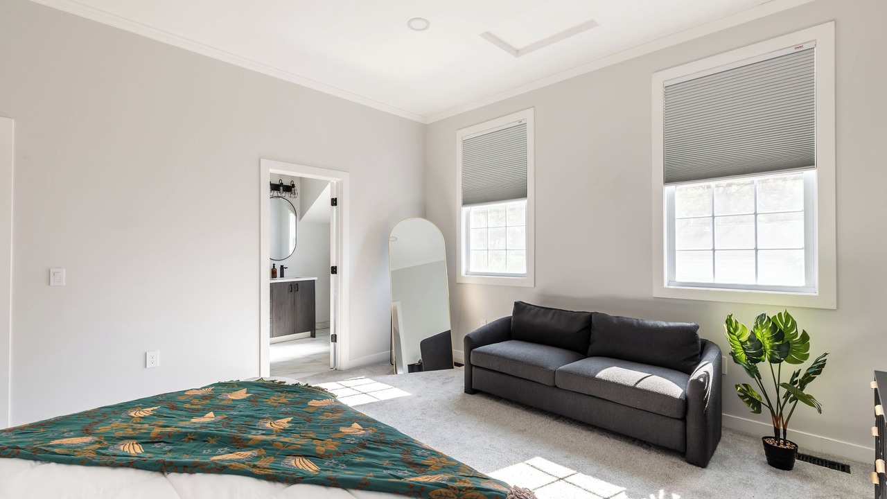 Photo of Bedroom in Mount Auburn