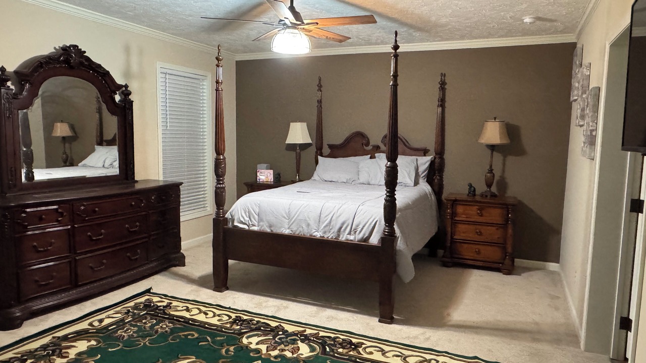 Photo of Bedroom in Lake View