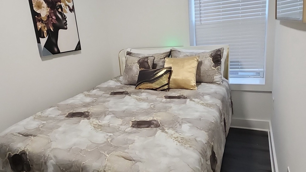 Photo of Bedroom in Midtown