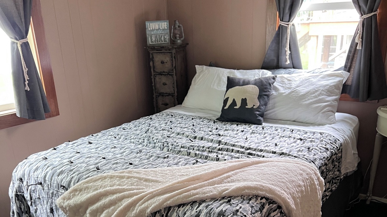 Photo of Bedroom in Isle