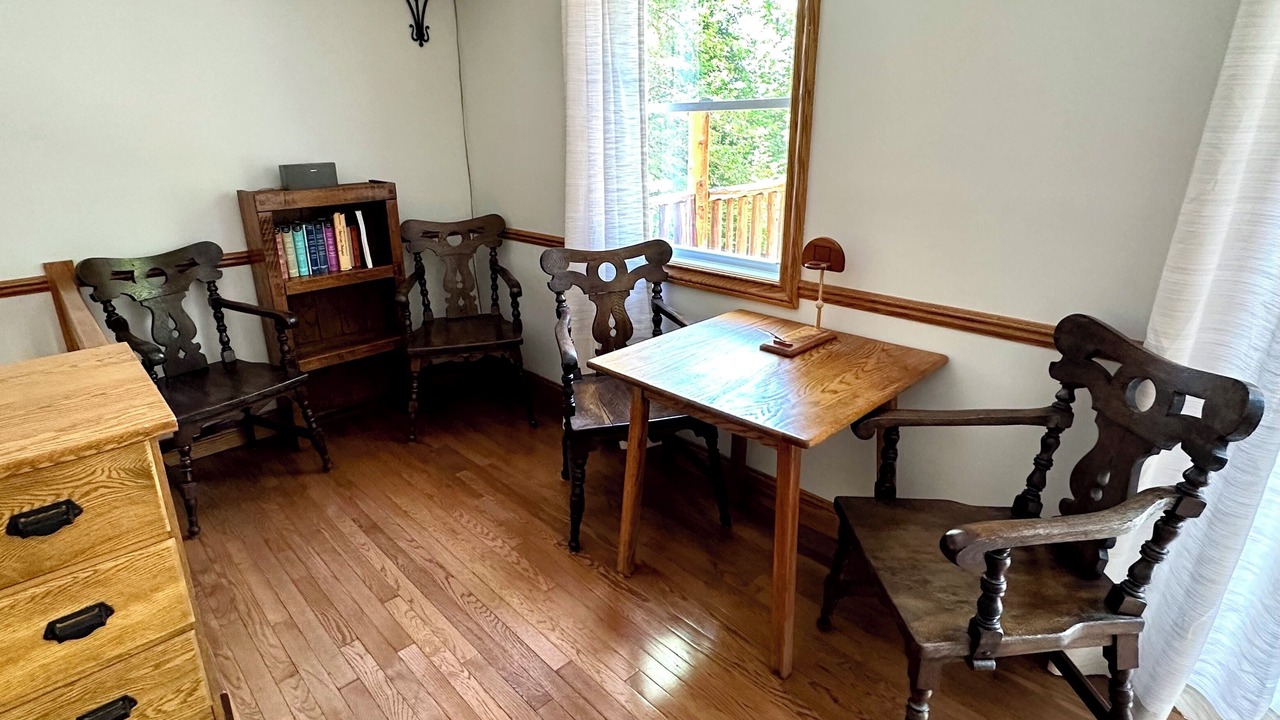 Photo of Bedroom in Central Lake