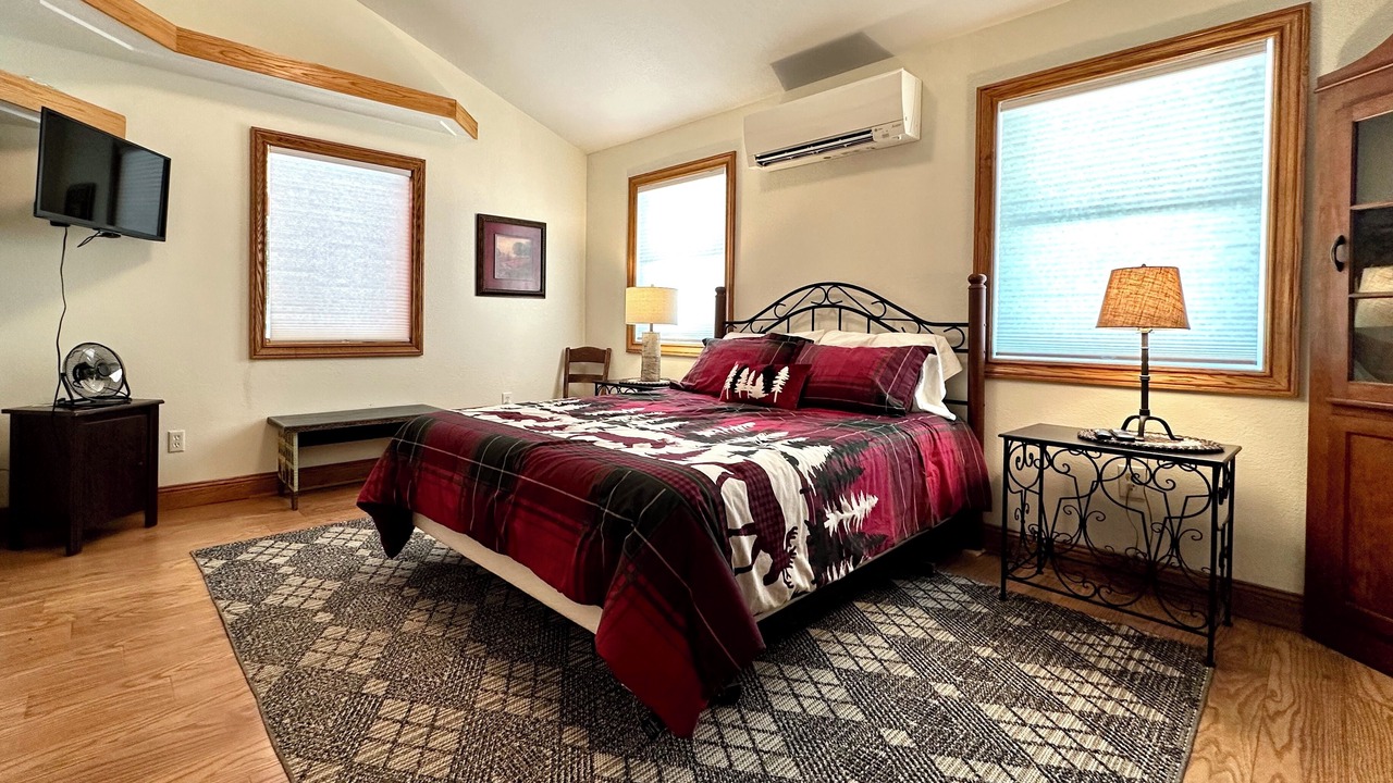 Photo of Bedroom in Central Lake