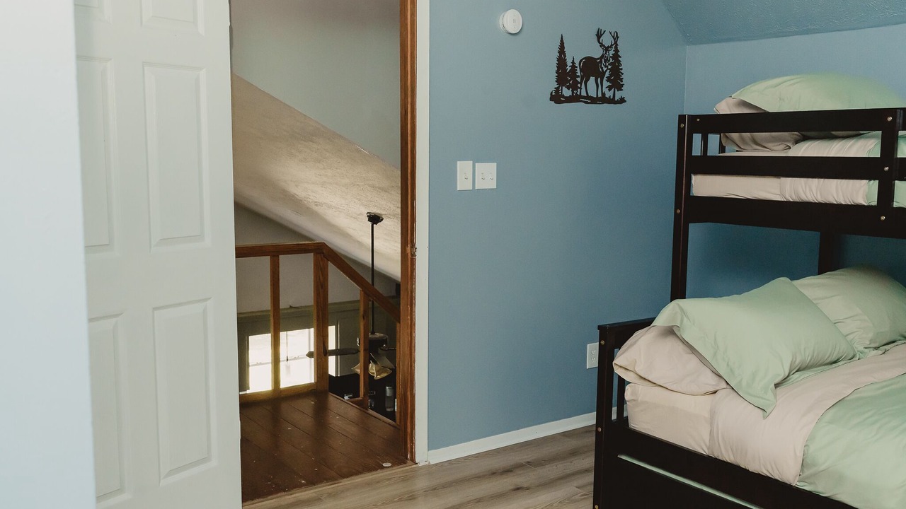 Photo of Bedroom in Redwood
