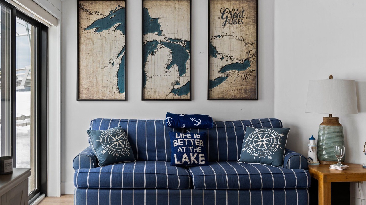 Photo of Livingroom in Lake Township