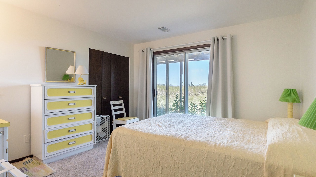 Photo of Bedroom in Spring Lake