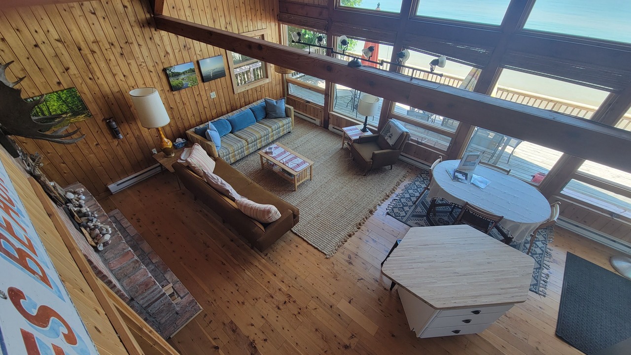 Photo of Livingroom in Beaver Island