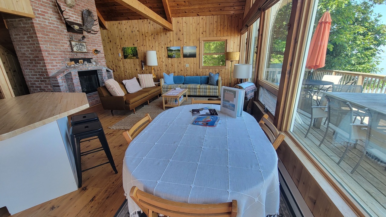 Photo of Livingroom in Beaver Island