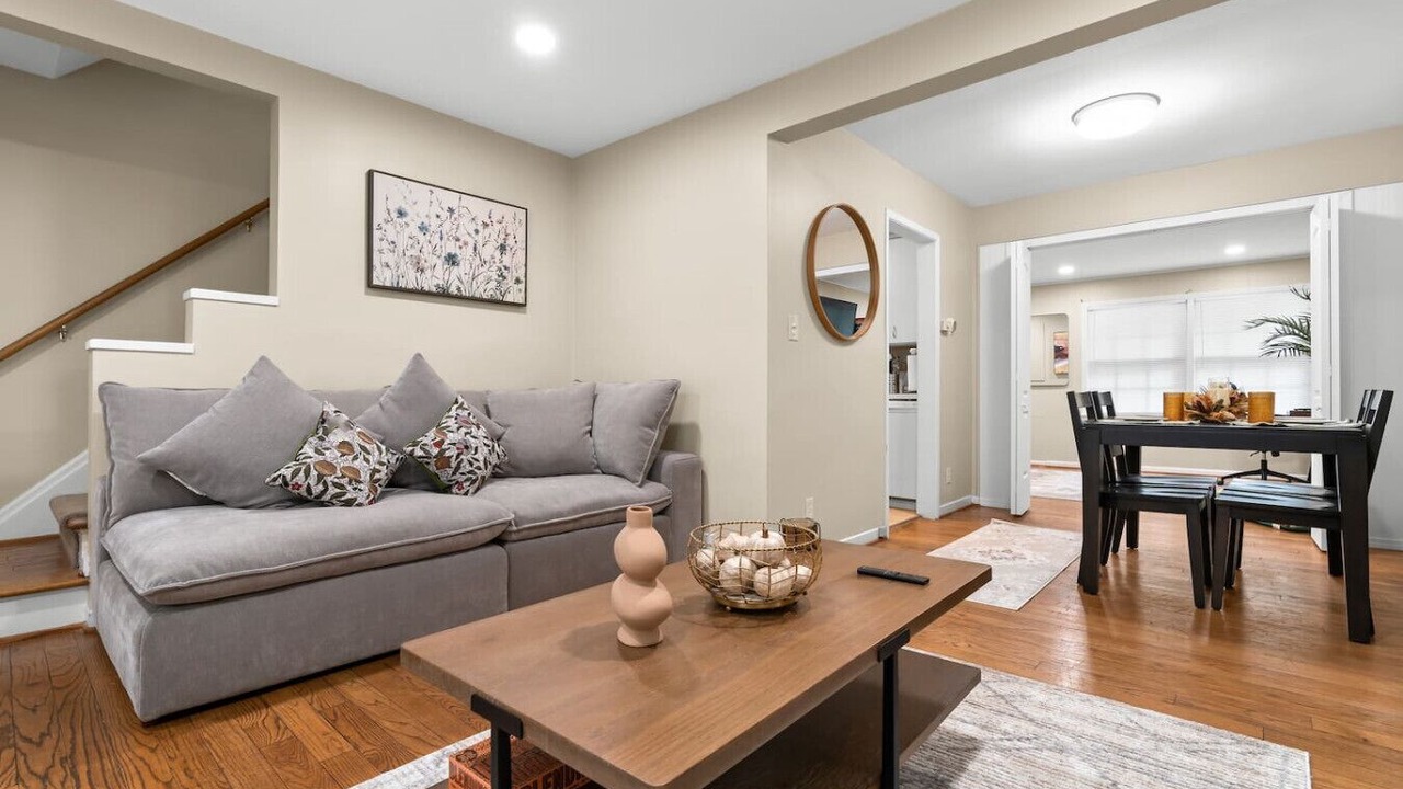 Photo of Livingroom in Dearborn