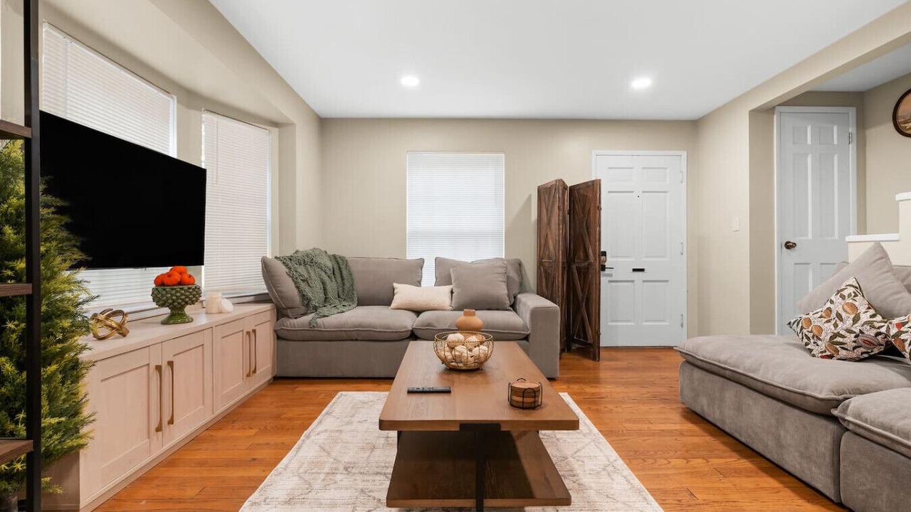 Photo of Livingroom in Dearborn