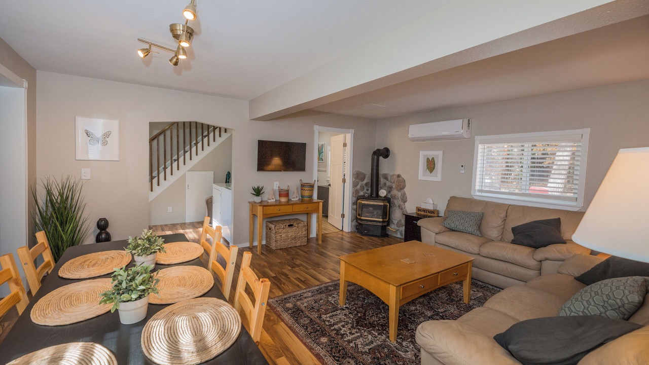 Photo of Livingroom in Thompsonville