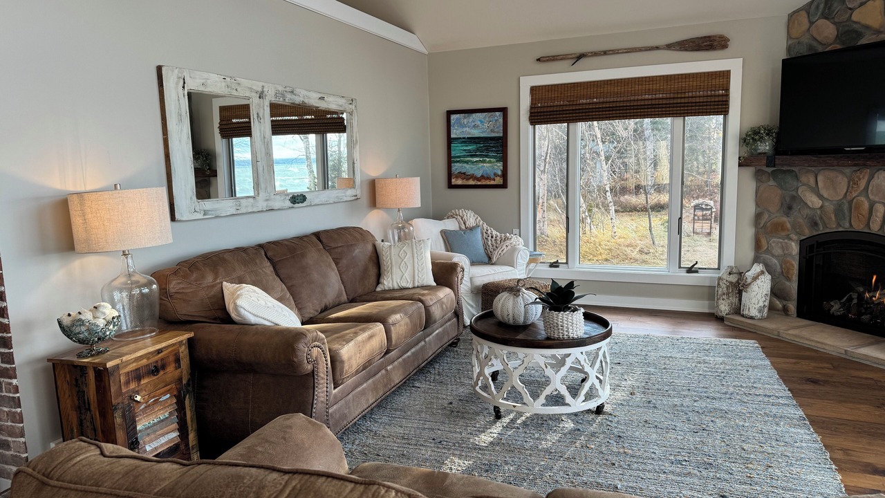 Photo of Livingroom in Brimley