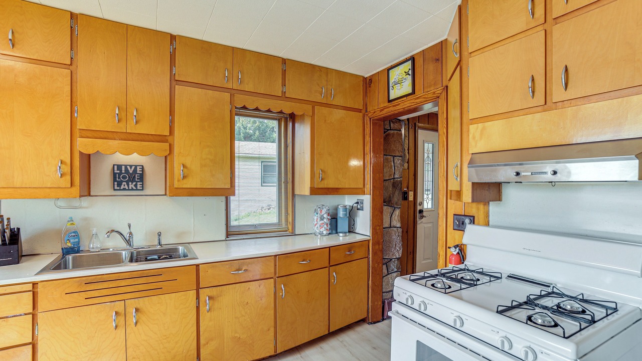 Photo of Kitchen in Six Lakes