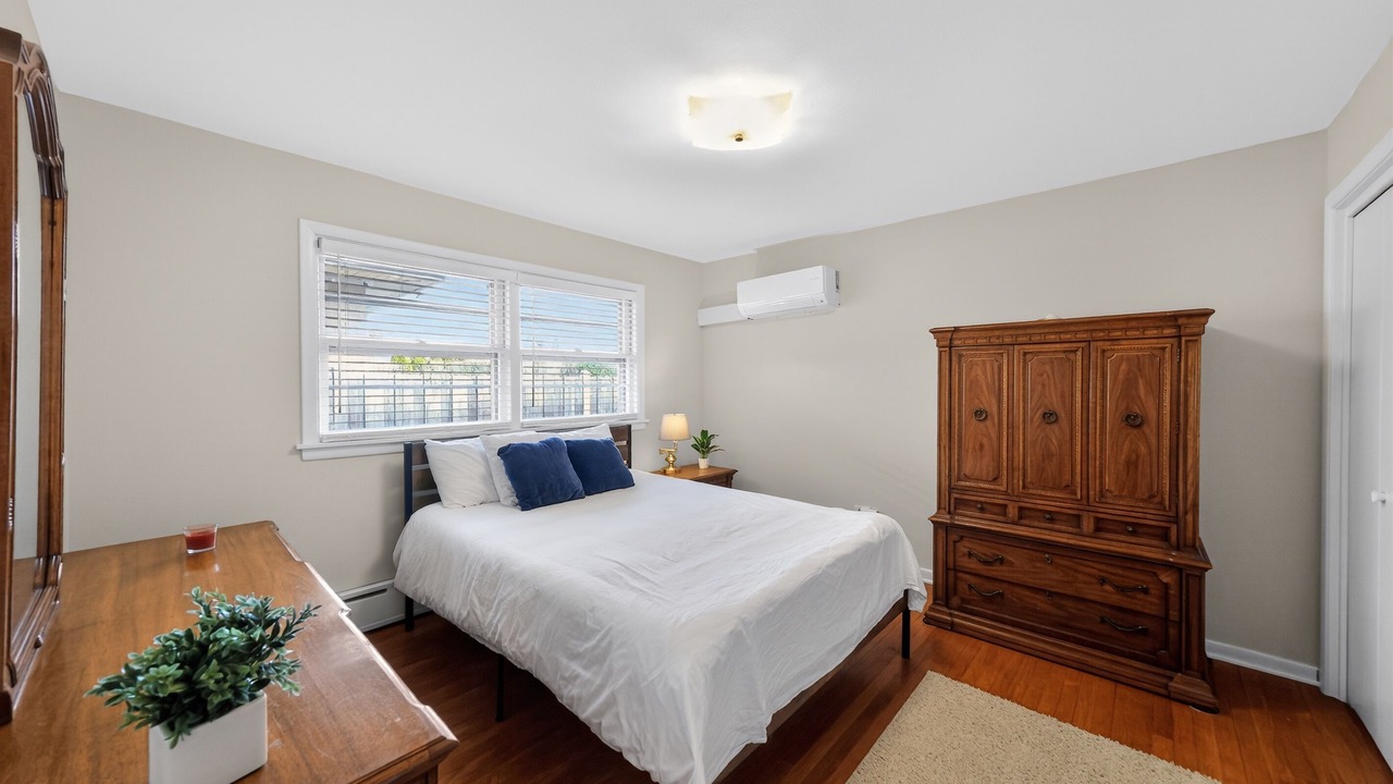 Photo of Bedroom in Niles