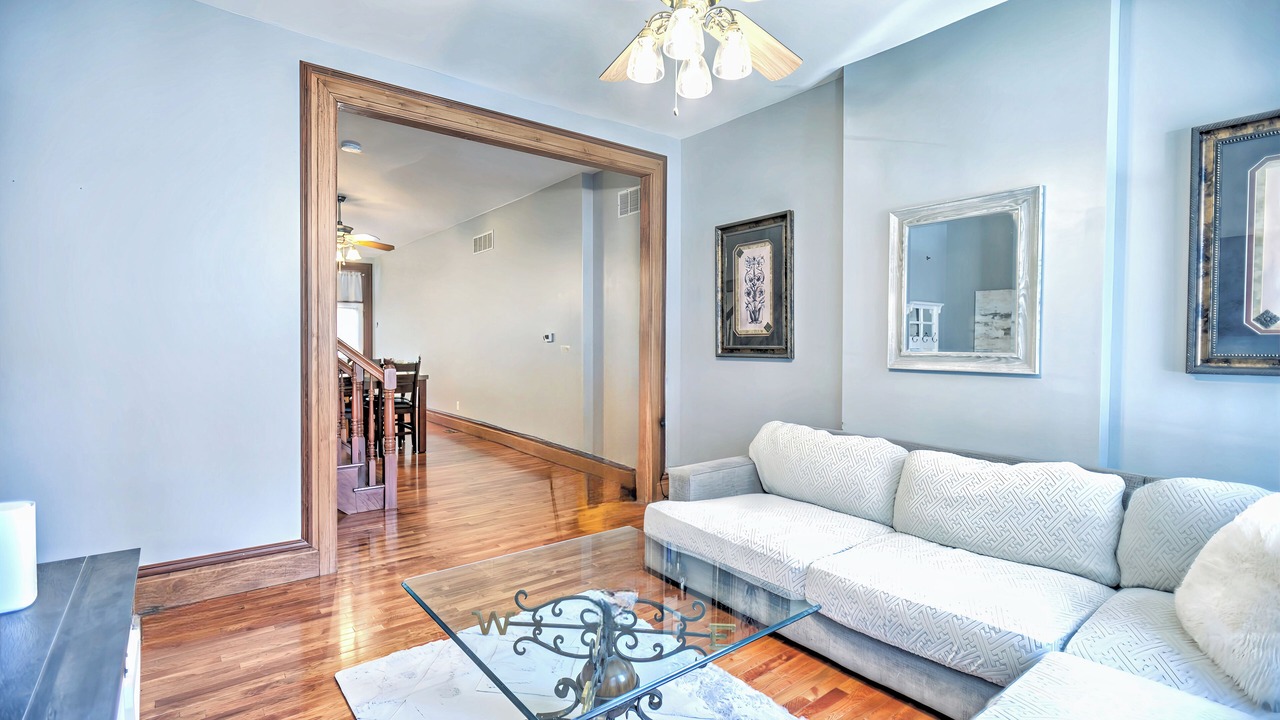 Photo of Livingroom in St. Louis