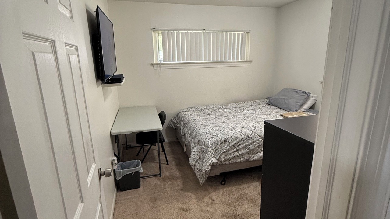 Photo of Bedroom in Southfield