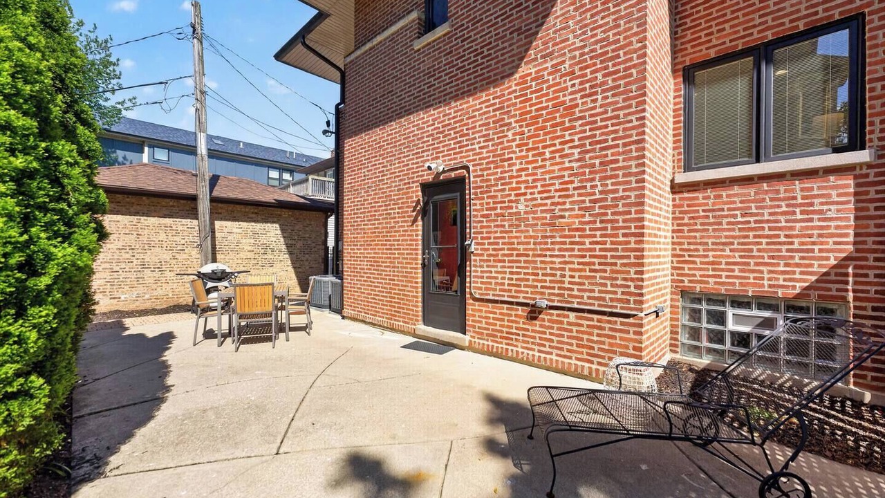 Photo of Outdoor in Rogers Park