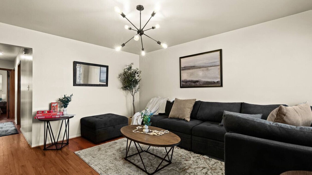 Photo of Livingroom in Lincoln Park