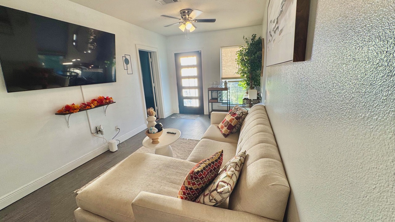 Photo of Livingroom in Gonzales