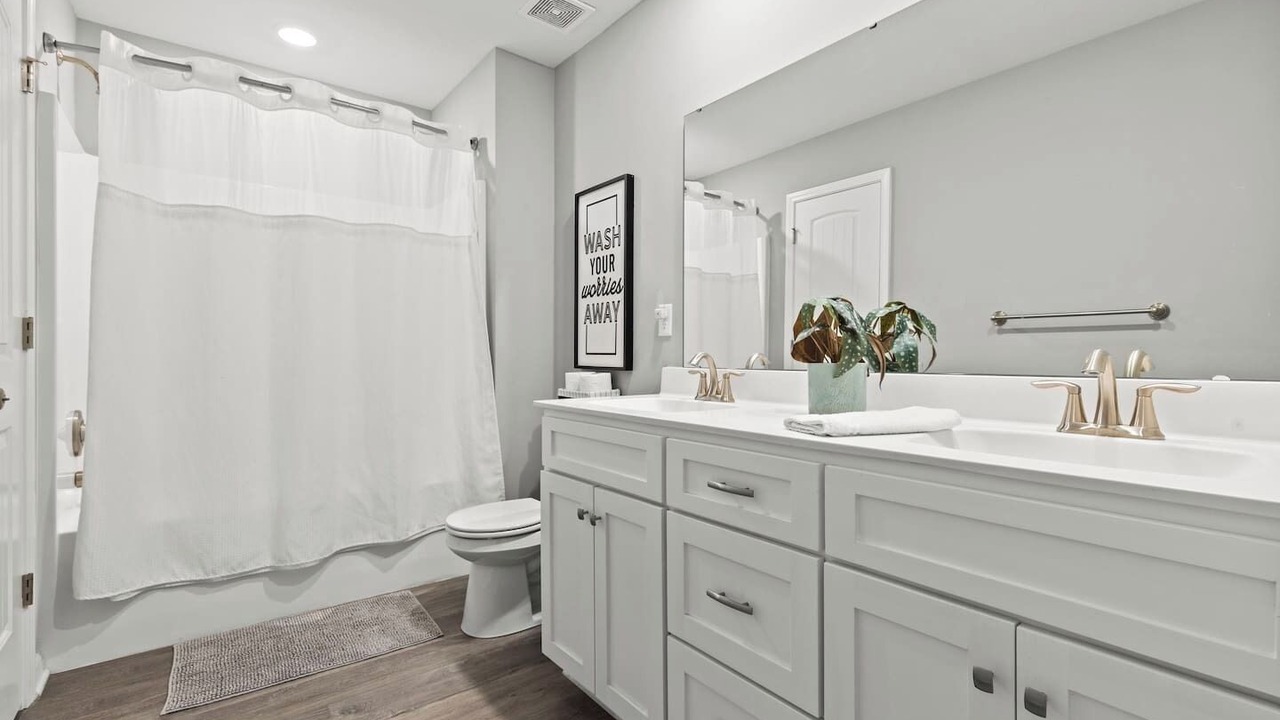Photo of Bathroom in Grandview