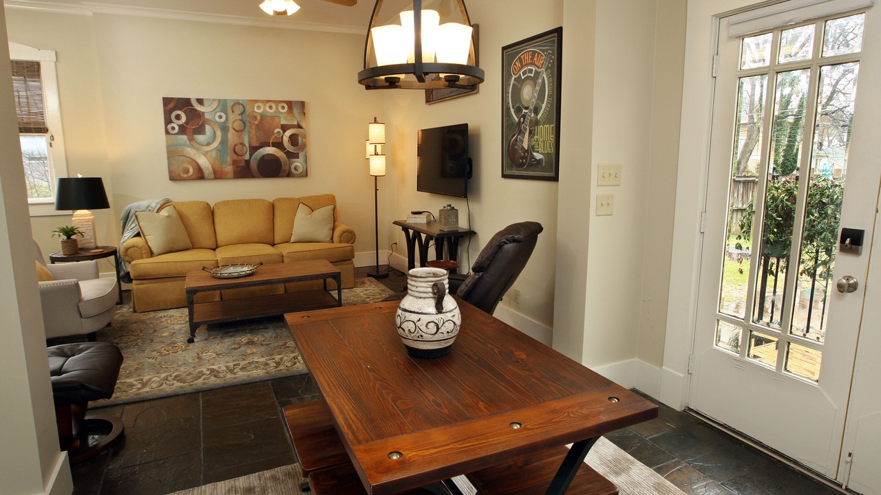 Photo of Livingroom in East Midtown