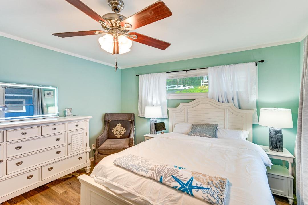 Photo of Bedroom in Battle Creek
