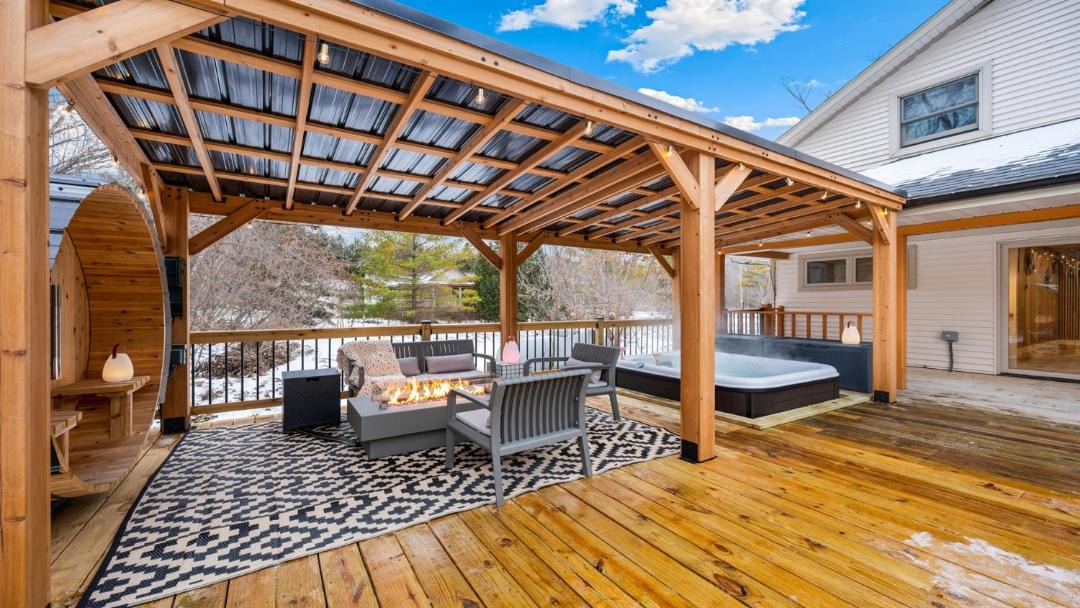 Photo of Patio Balcony in Ellison Bay