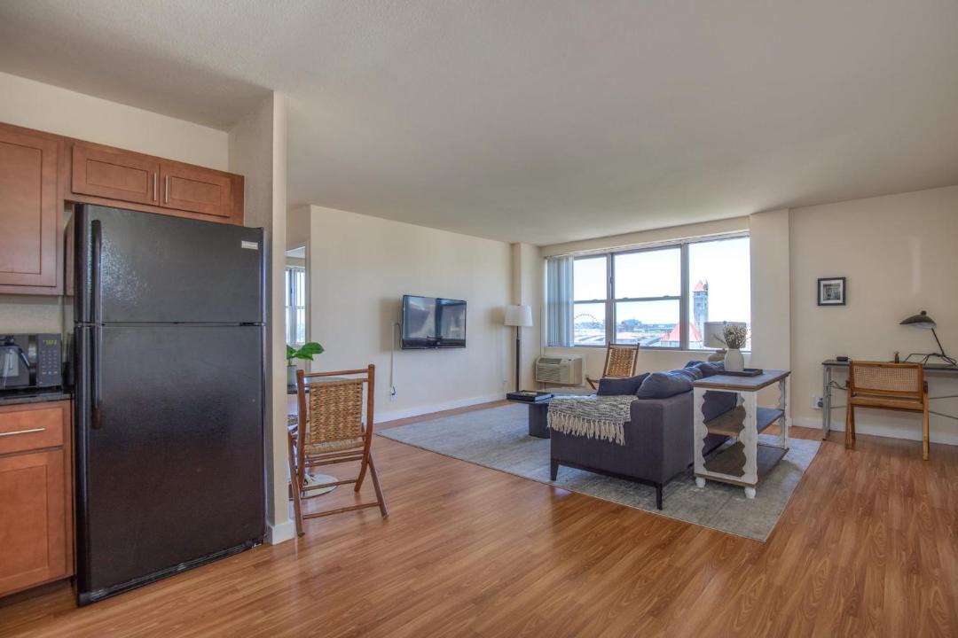 Photo of Livingroom in Downtown West