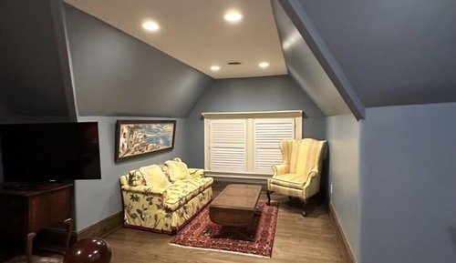 Dahlia Room
