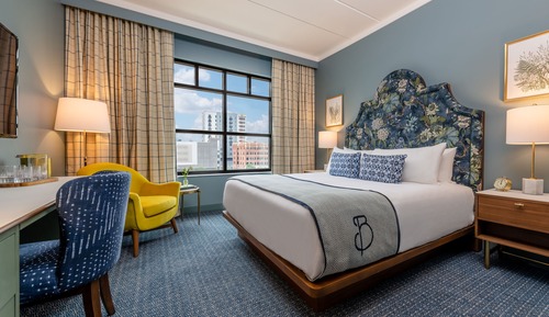 Deluxe Room, 1 King Bed